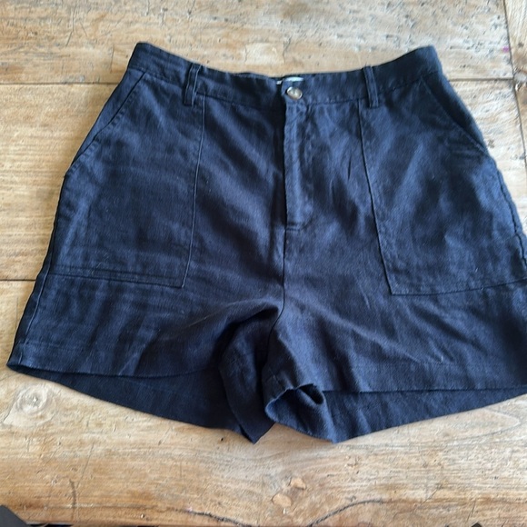 Reformation Sterling Black Linen High-Waist Shorts – Size 6 - Picture 6 of 12